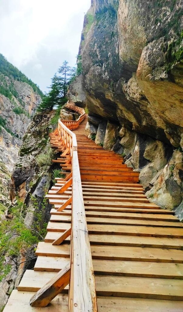 hiking Gartang gali trek, indo china trade route, gangotri valley, ganga, गरतांग गली: एक लकड़ी की सीढ़ी जिसमें बसा है रोमांचक अतीत